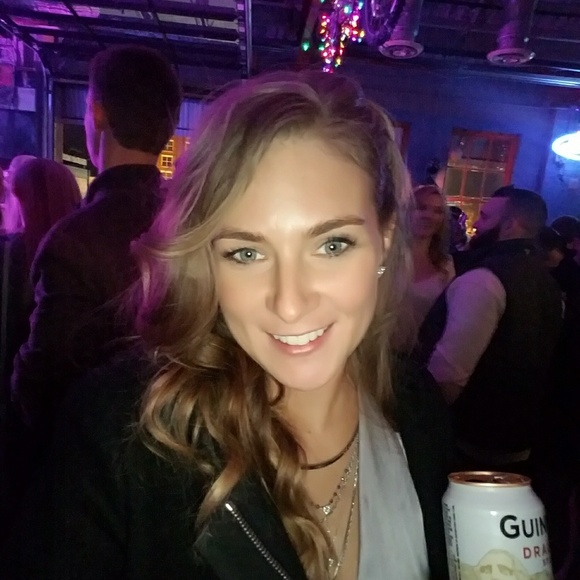 Meet your Posher, Jenny - Picture 2 of 3